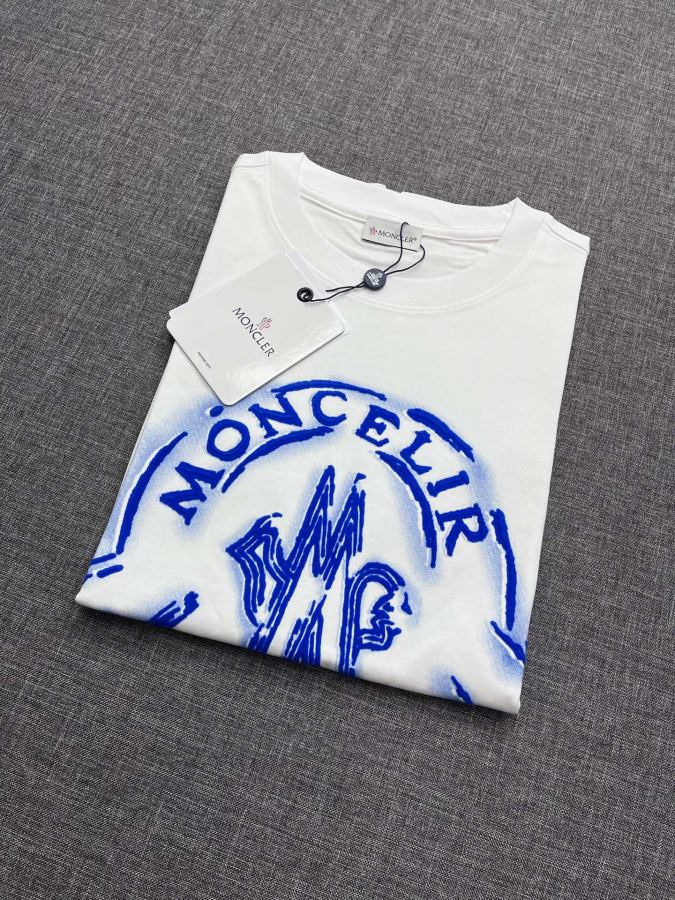 moncler men Mengkou Men's high-end fashion round-neck short-sleeved T-shirt, new spring and summer — 1:1 Replica — photo 2