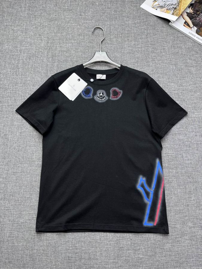 moncler men Mengkou Men's high-end fashion round-neck short-sleeved T-shirt, new spring and summer — 1:1 Replica For Sale — photo 4