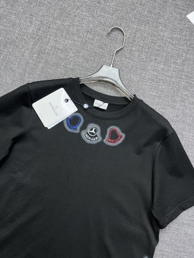 moncler men Mengkou Men's high-end fashion round-neck short-sleeved T-shirt, new spring and summer — 1:1 Replica For Sale — photo 6
