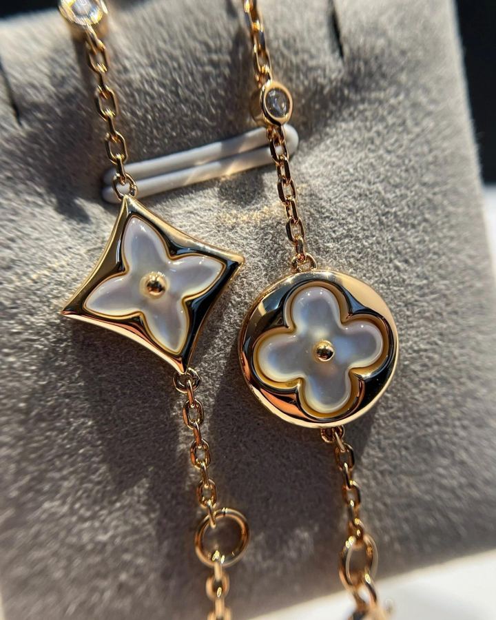 Louis Vuitton Jewelry V LV Louis Vuitton Color Blossom — AAA Quality Replica — photo 5