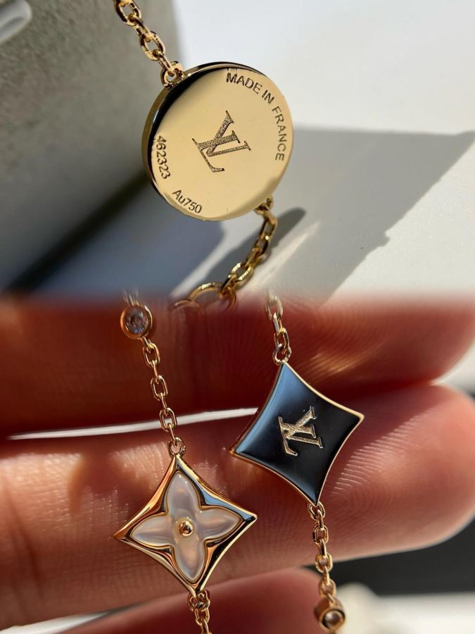 Louis Vuitton Jewelry V LV Louis Vuitton Color Blossom — AAA Quality Replica — photo 7