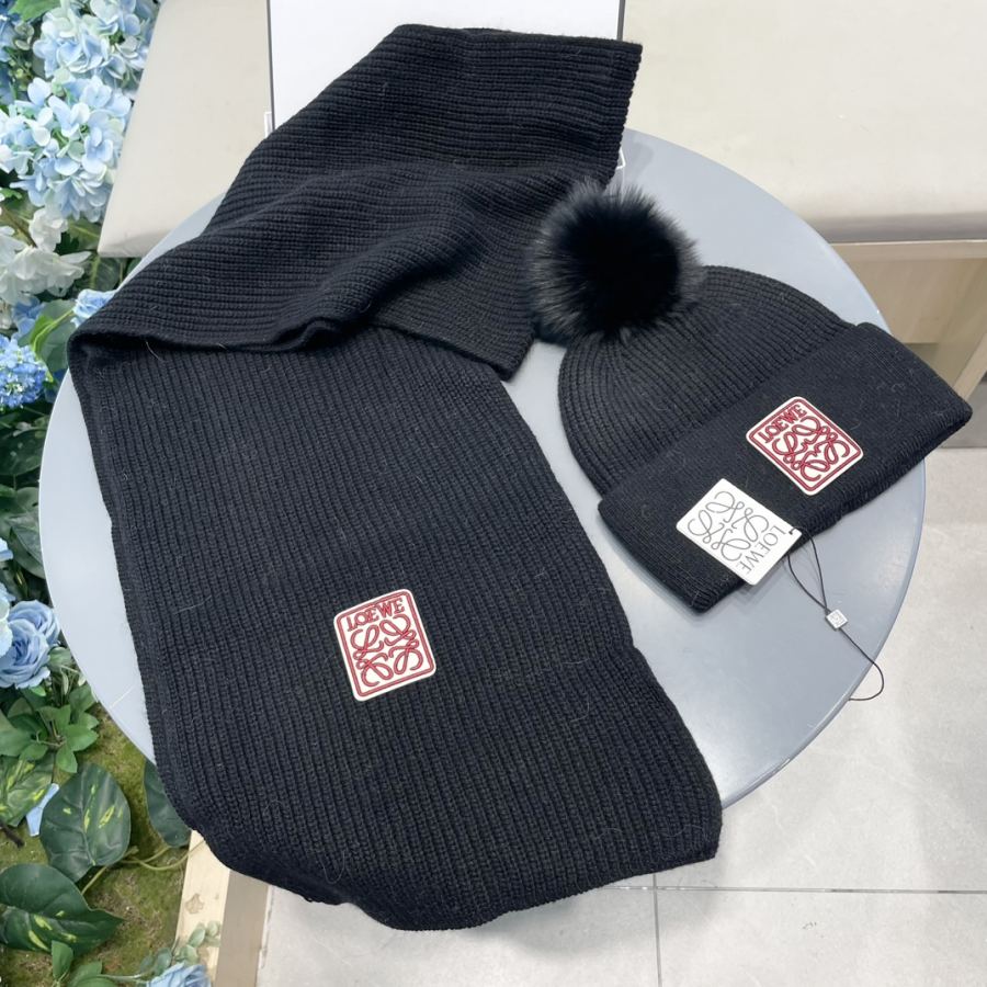 Loewe hat - popular Xiaohongshu style, new classic suit hat from official website, hat + scarf, — Premium Replica — photo 3
