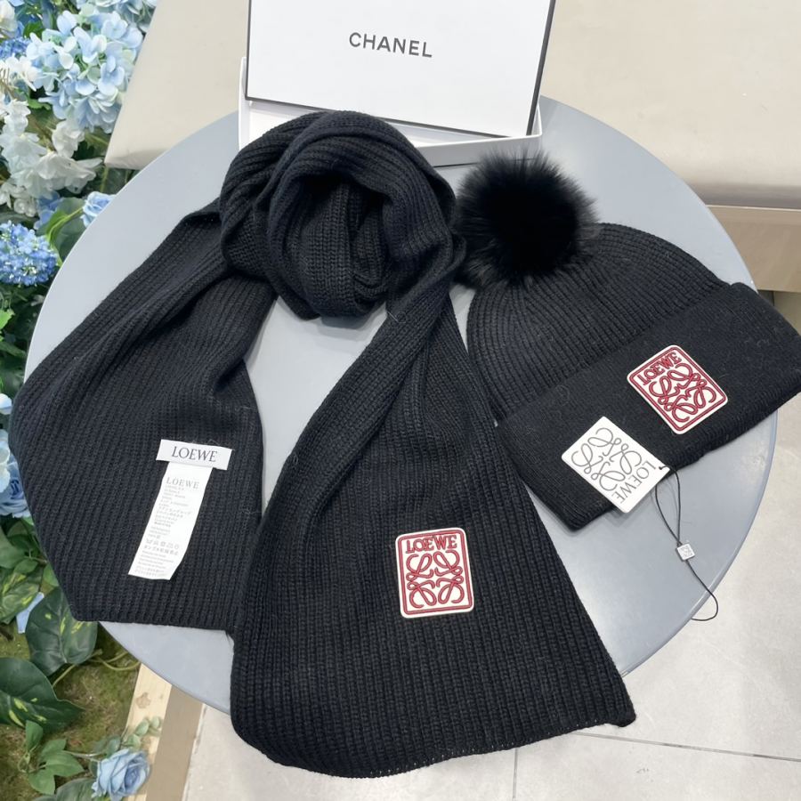 Loewe hat - popular Xiaohongshu style, new classic suit hat from official website, hat + scarf, — Premium Replica — photo 7