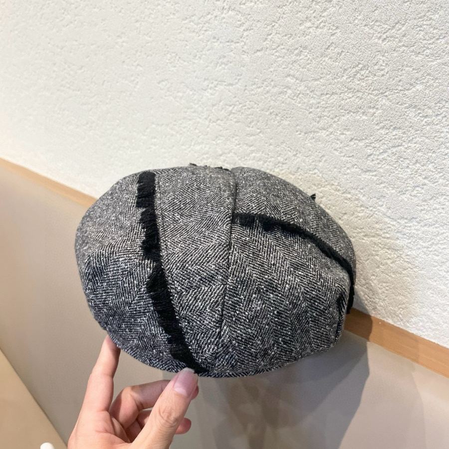 Fendi hat Fendi fendl beret women's spring and autumn British all-match face-showing little beret — 1:1 Replica — photo 2