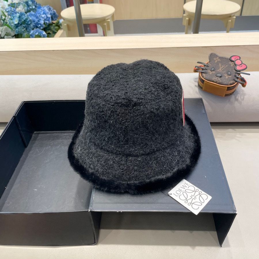 Loewe hat autumn and winter fisherman hat women's Korean style raw edge design thickened warm basin — AAA Quality Replica — photo 4