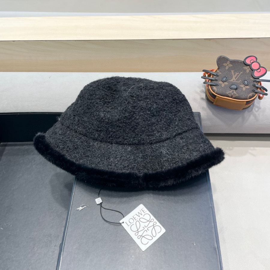 Loewe hat autumn and winter fisherman hat women's Korean style raw edge design thickened warm basin — AAA Quality Replica — photo 2