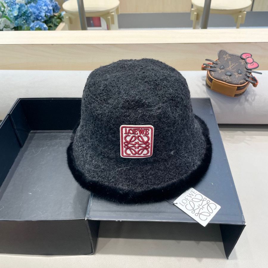 Loewe hat autumn and winter fisherman hat women's Korean style raw edge design thickened warm basin — AAA Quality Replica — photo 3