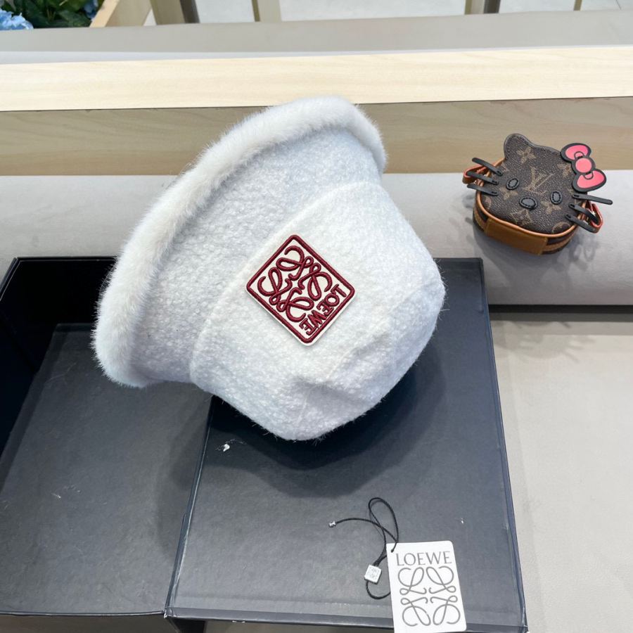 Loewe hat autumn and winter fisherman hat women's Korean style raw edge design thickened warm basin — Premium Replica — photo 8