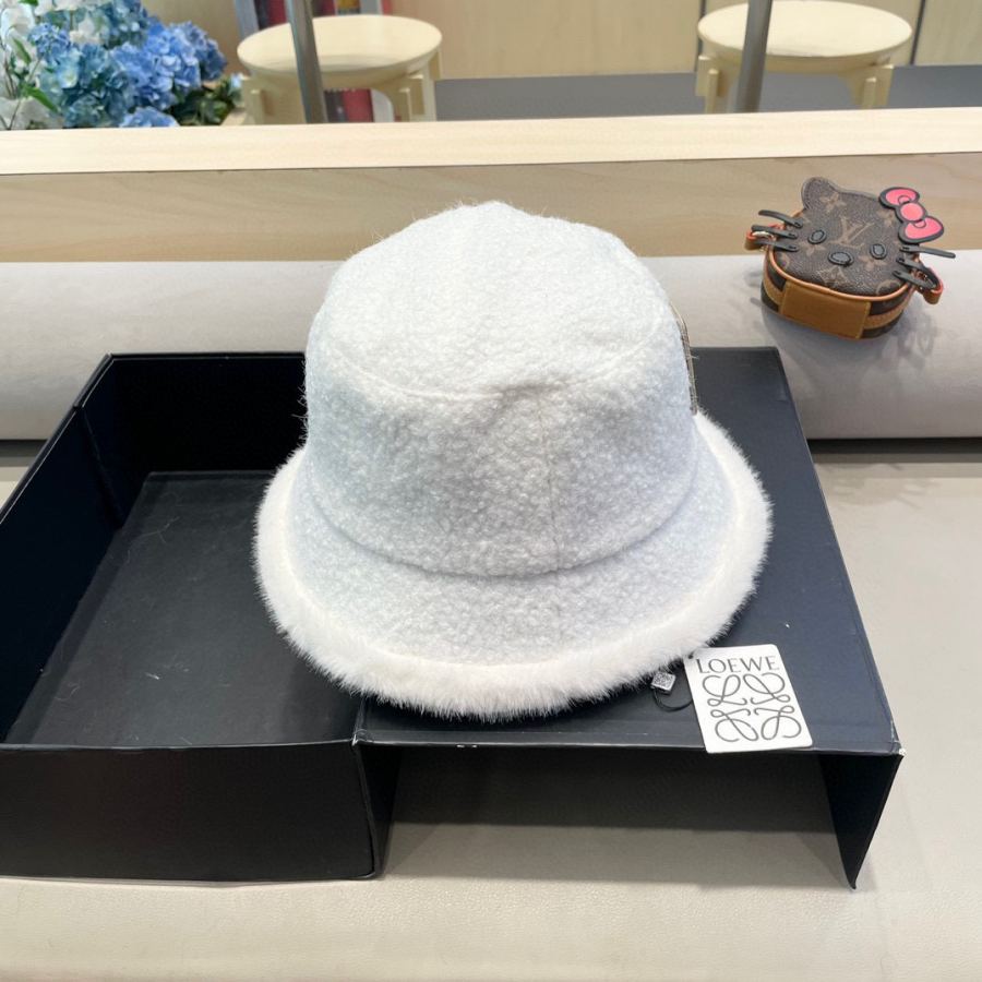 Loewe hat autumn and winter fisherman hat women's Korean style raw edge design thickened warm basin — Premium Replica — photo 4