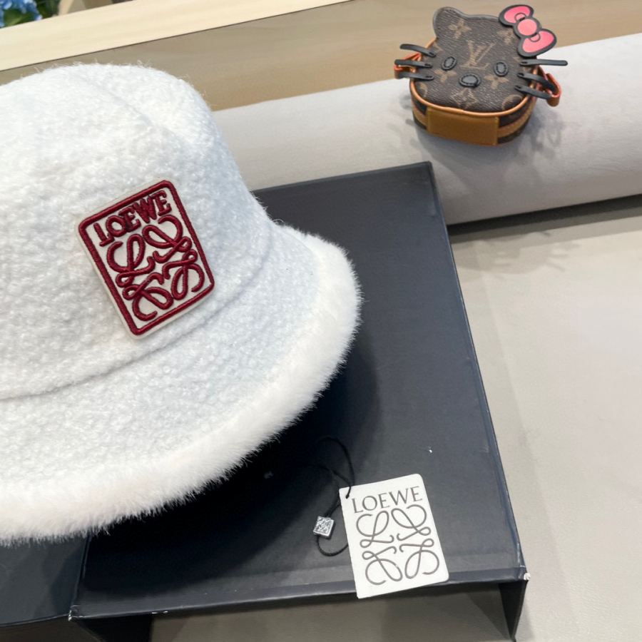 Loewe hat autumn and winter fisherman hat women's Korean style raw edge design thickened warm basin — Premium Replica — photo 6
