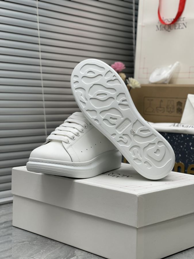 Alexander Mc Queen Women's Shoes Factory ¥ ( Top Version ). (New black and white) Newly upgraded — 1:1 Replica — photo 7