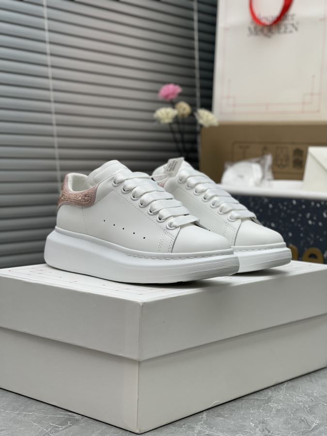 Alexander Mc Queen Women's Shoes Factory ¥ ( Top Version ). (Pink diamond tail) Newly upgraded classic — Premium Replica — photo 2