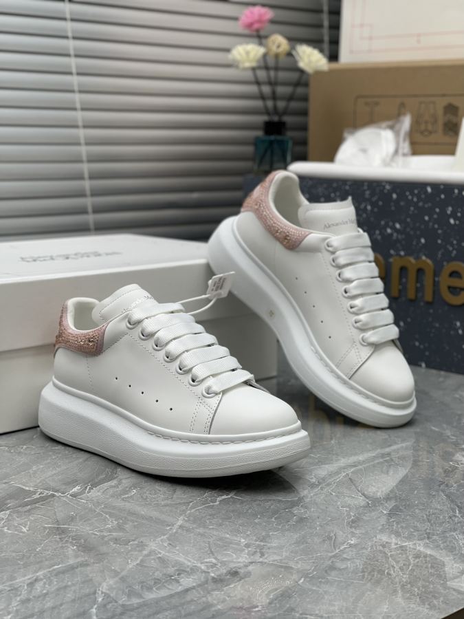 Alexander Mc Queen Women's Shoes Factory ¥ ( Top Version ). (Pink diamond tail) Newly upgraded classic — Premium Replica — photo 3