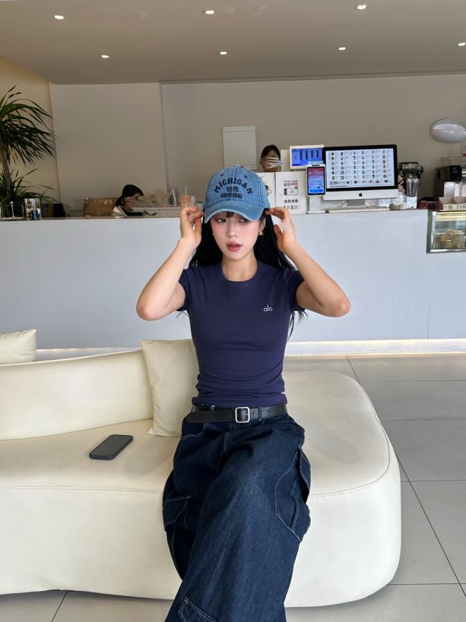 Alo T-shirt Alo yoga T — Premium Replica — photo 4