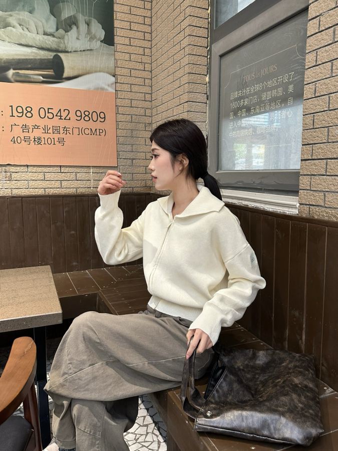 Alo Long sleeve Alo yoga 2025 New V — AAA Quality Replica — photo 2