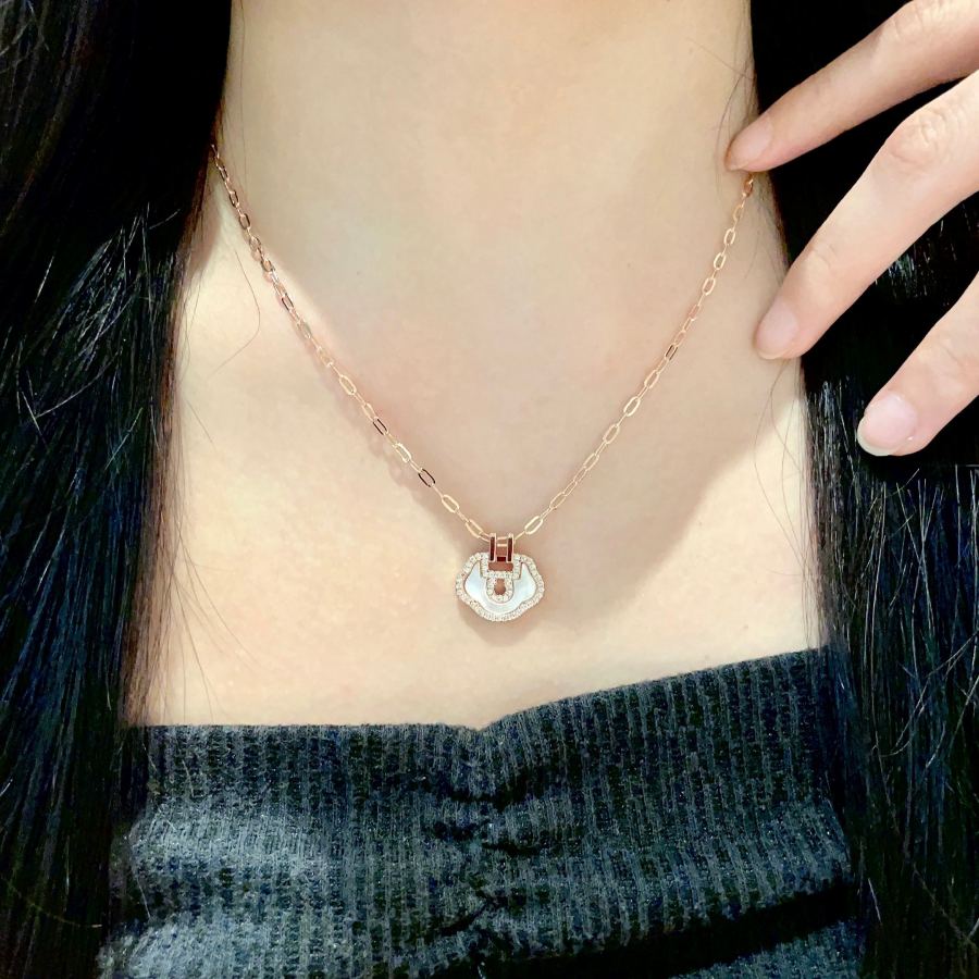Qeelin Jewelry Kirin mini Ruyi necklace, hand-made micro-set Eight Hearts and Eight Arrows high-carbon — 1:1 Replica