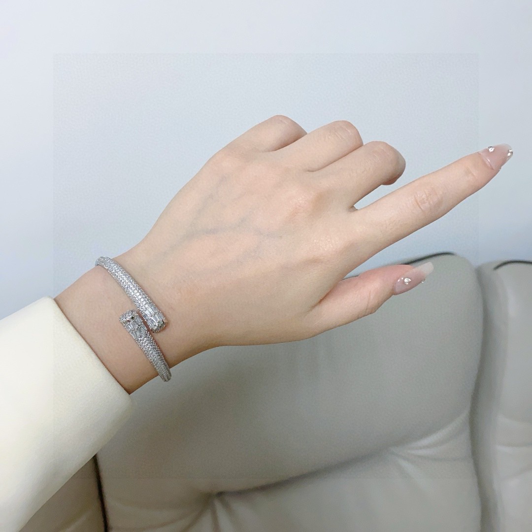 Cartier Jewelry Cartier 18k logo 360 — 1:1 Replica — photo 2