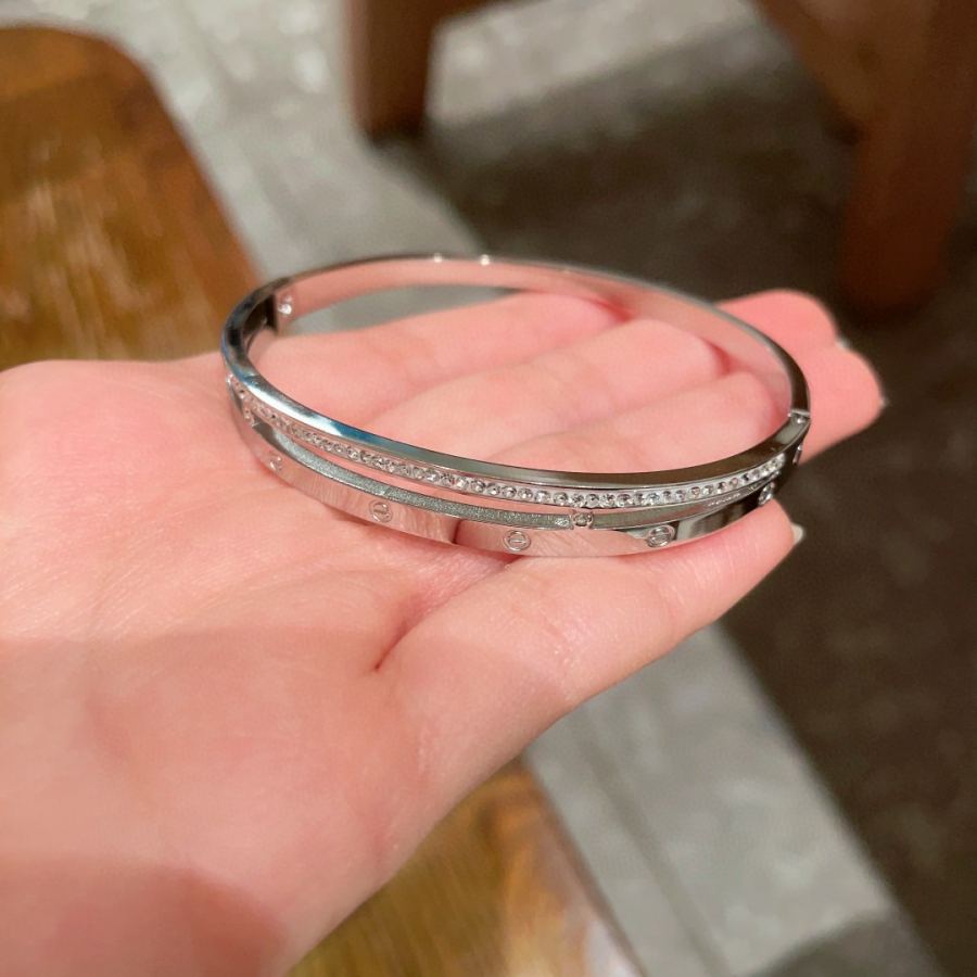 Cartier Jewelry Cartier 18k logo 360 — AAA Quality Replica — photo 3