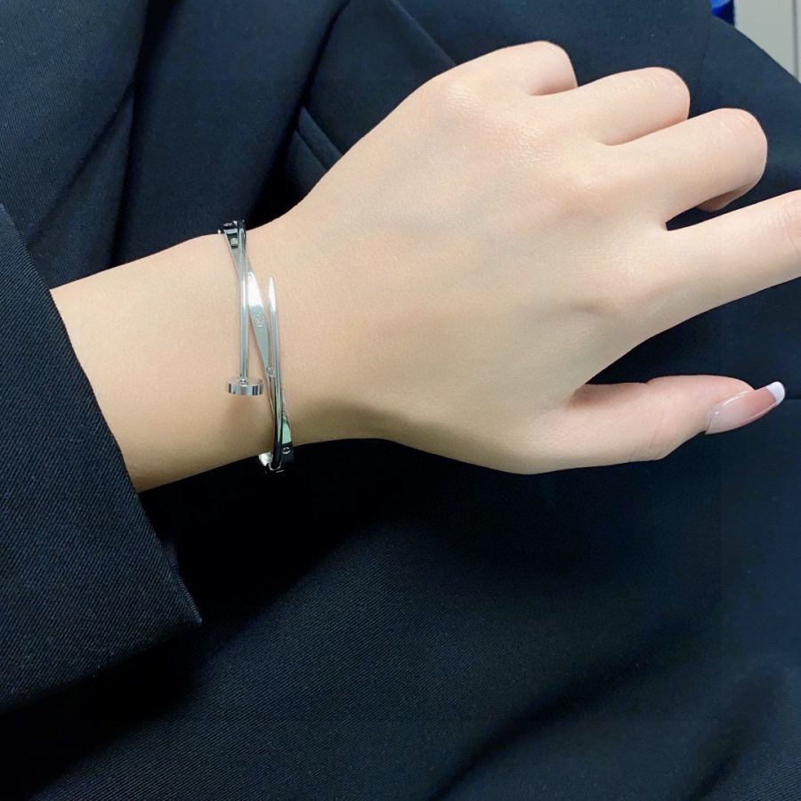 Cartier Jewelry Cartier 18k logo 360 — 1:1 Replica For Sale — photo 3