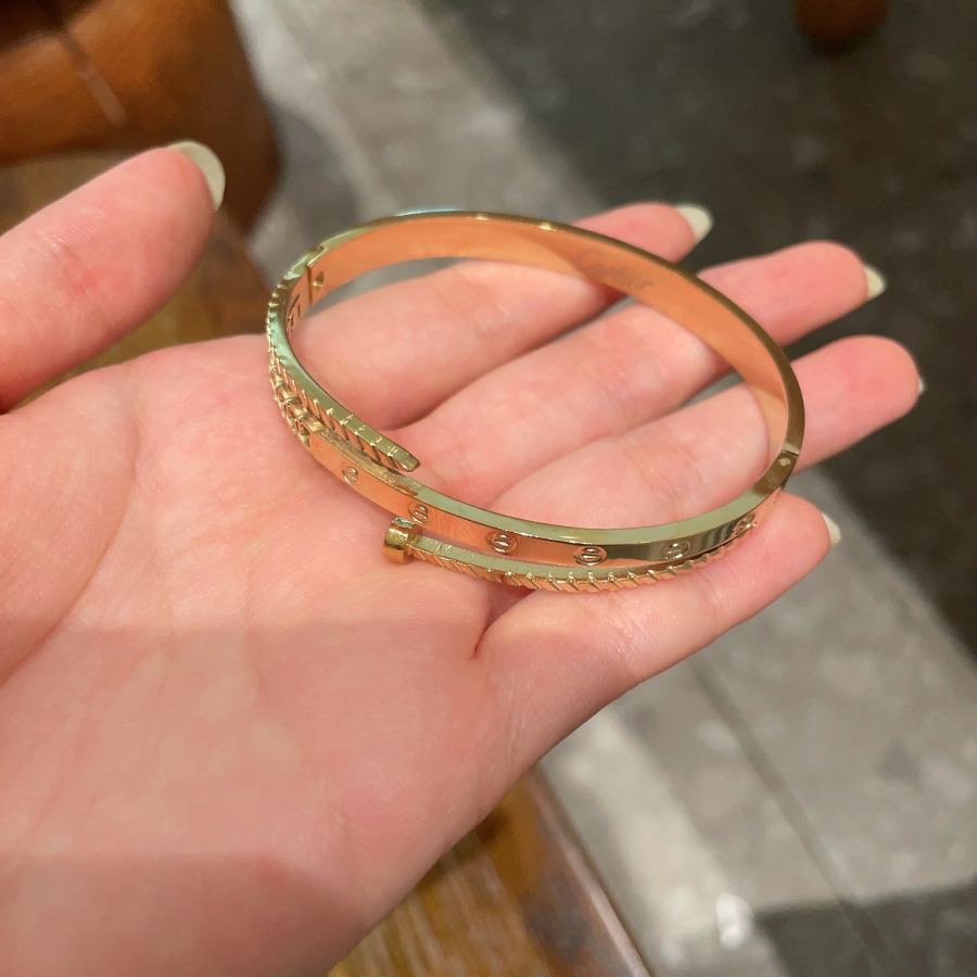 Cartier Jewelry Cartier 18k logo 360 — AAA Quality Replica — photo 3