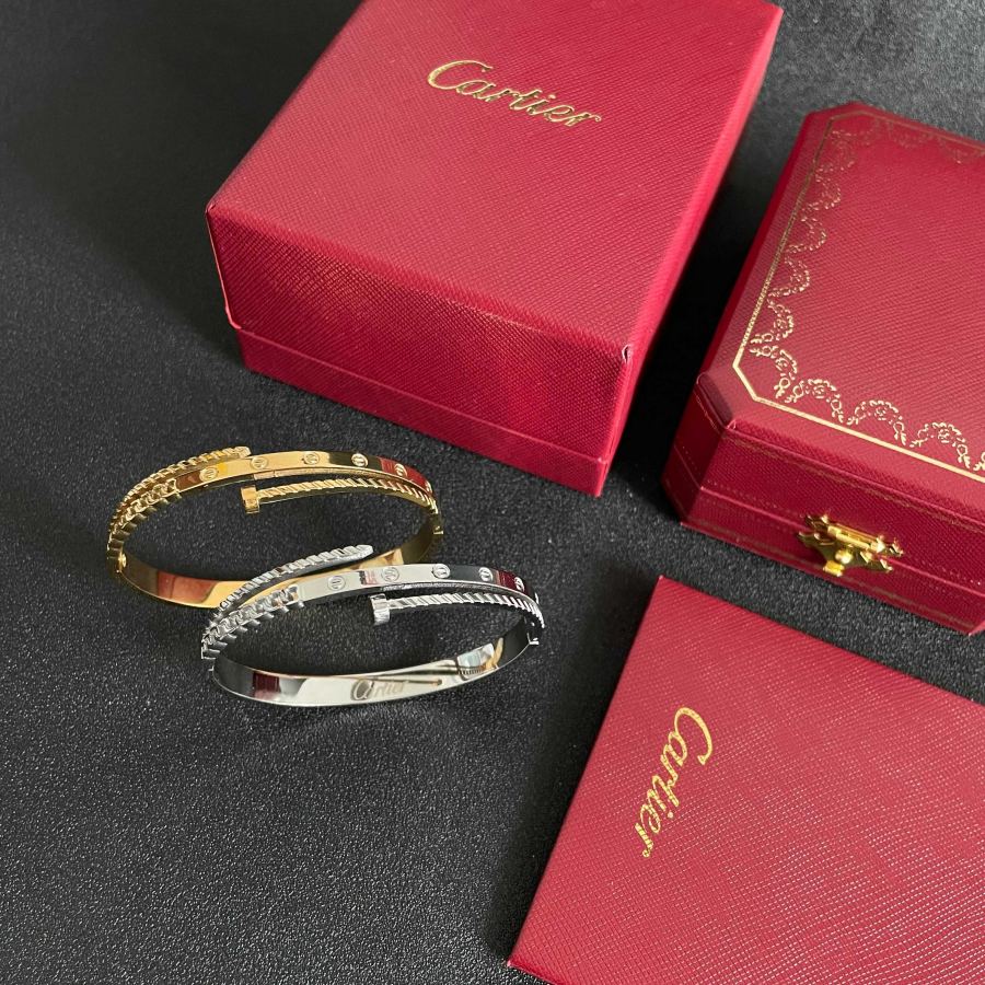 Cartier Jewelry Cartier 18k logo 360 — 1:1 Replica For Sale — photo 10