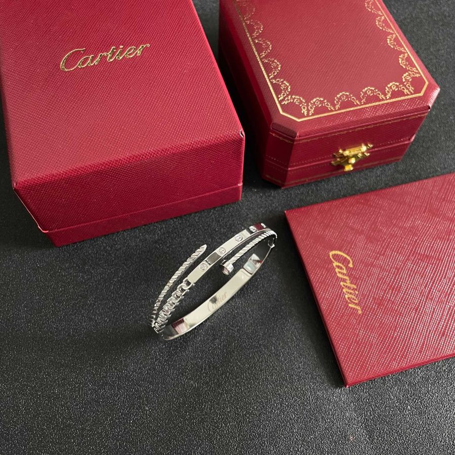 Cartier Jewelry Cartier 18k logo 360 — 1:1 Replica For Sale — photo 6