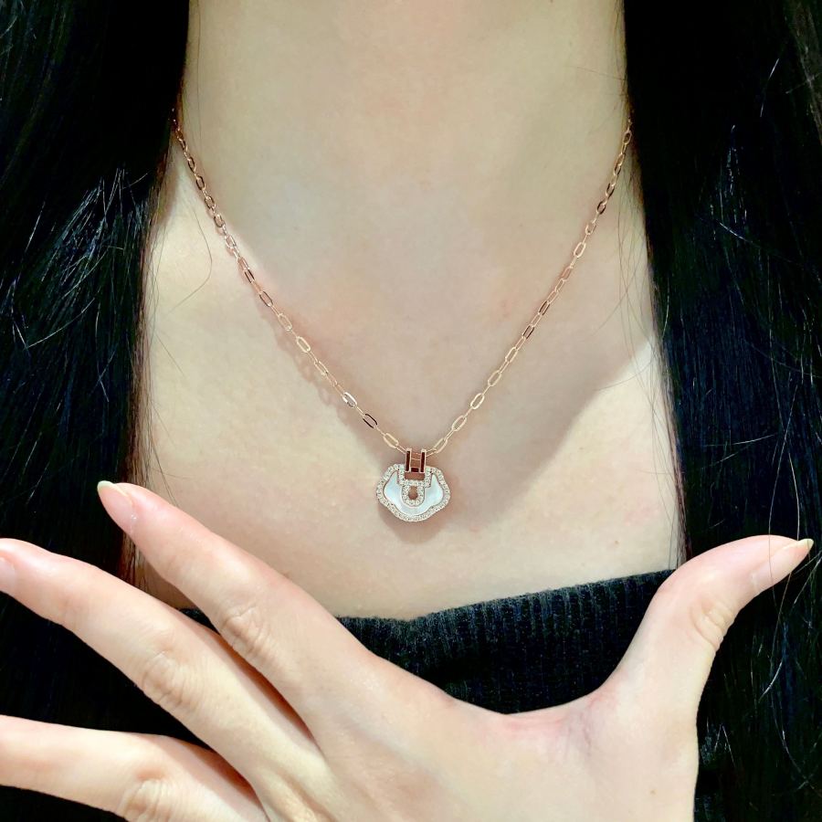 Qeelin Jewelry Kirin mini Ruyi necklace, hand-made micro-set Eight Hearts and Eight Arrows high-carbon — Premium Replica — photo 2