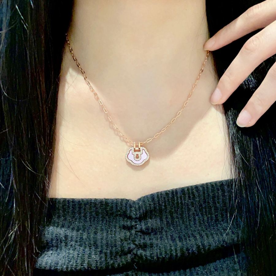Qeelin Jewelry Kirin mini Ruyi necklace, hand-made micro-set Eight Hearts and Eight Arrows high-carbon — AAA Quality Replica