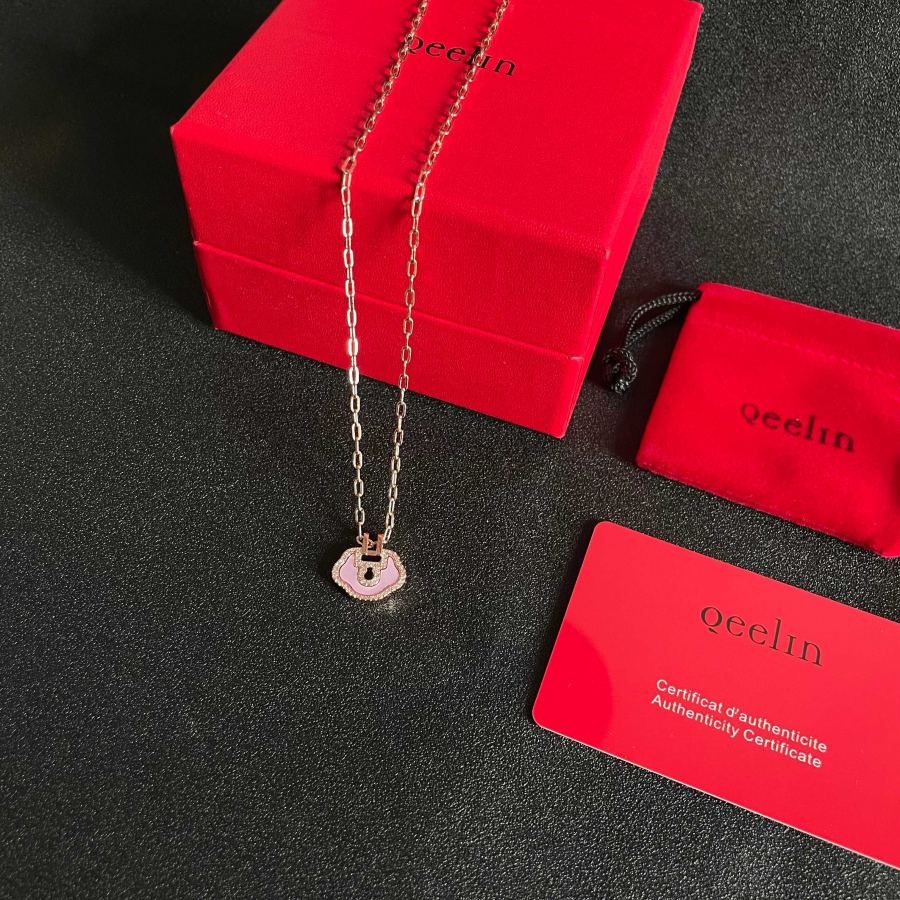 Qeelin Jewelry Kirin mini Ruyi necklace, hand-made micro-set Eight Hearts and Eight Arrows high-carbon — AAA Quality Replica — photo 5
