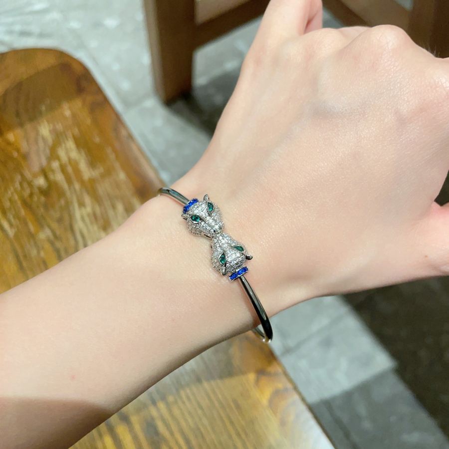 Cartier Jewelry Cartier 18k logo 360 — Premium Replica — photo 2