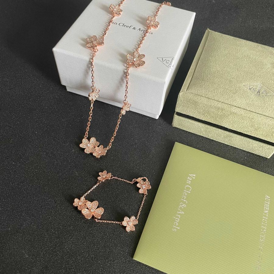 Van Cleef & Arpels Jewelry Van Cleef Arpels Alhambra ． — 1:1 Replica For Sale — photo 5