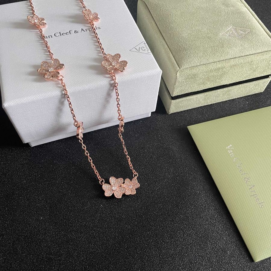 Van Cleef & Arpels Jewelry Van Cleef Arpels Alhambra ． — 1:1 Replica For Sale — photo 6