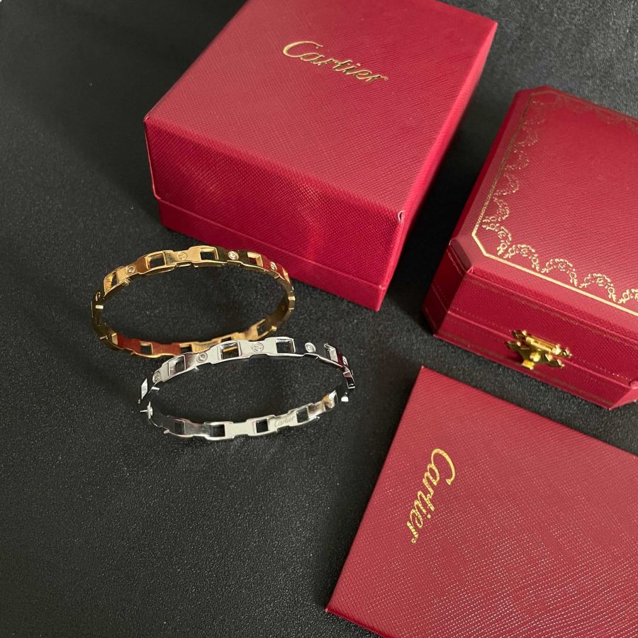 Cartier Jewelry Cartier 18k logo 360 — 1:1 Replica For Sale — photo 5