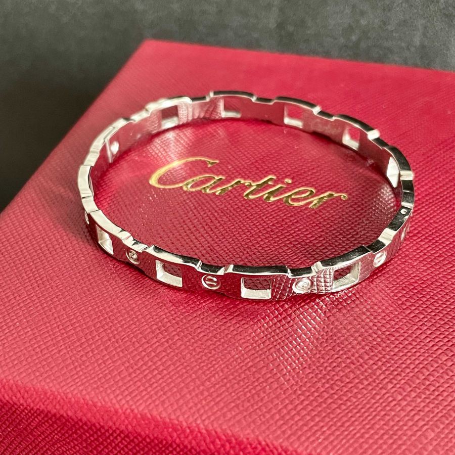 Cartier Jewelry Cartier 18k logo 360 — 1:1 Replica For Sale — photo 9