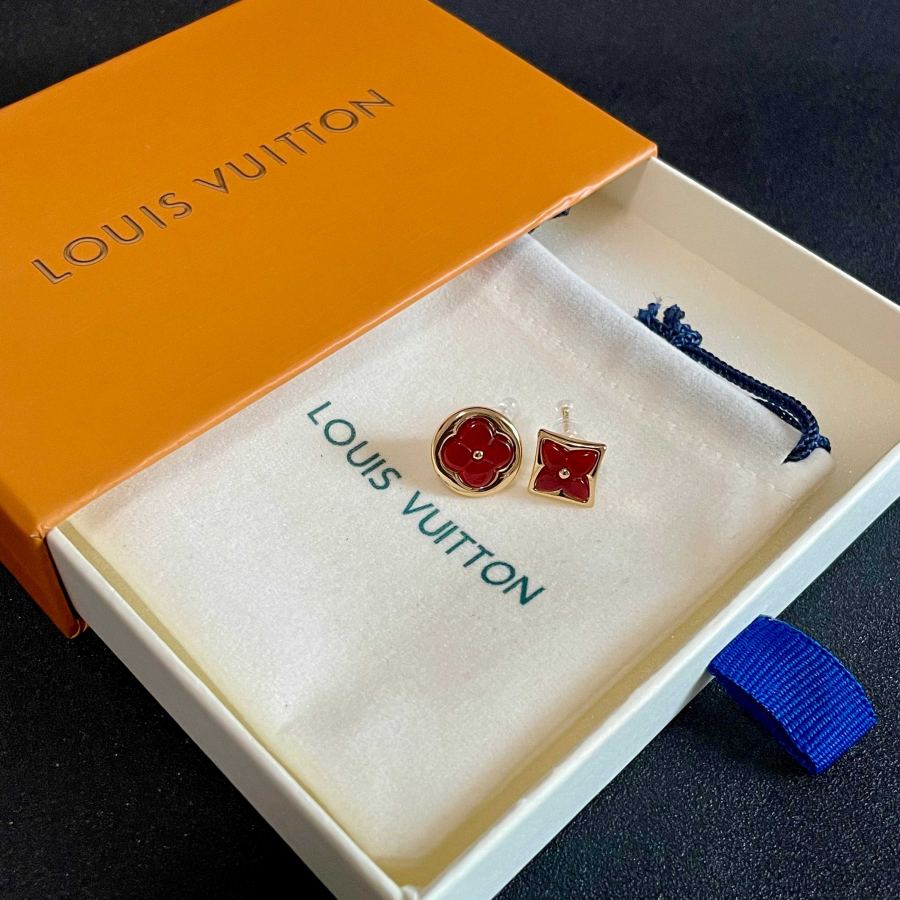Louis Vuitton Jewelry Lv Louis Vuitton 2025 cnc T — AAA Quality Replica — photo 9