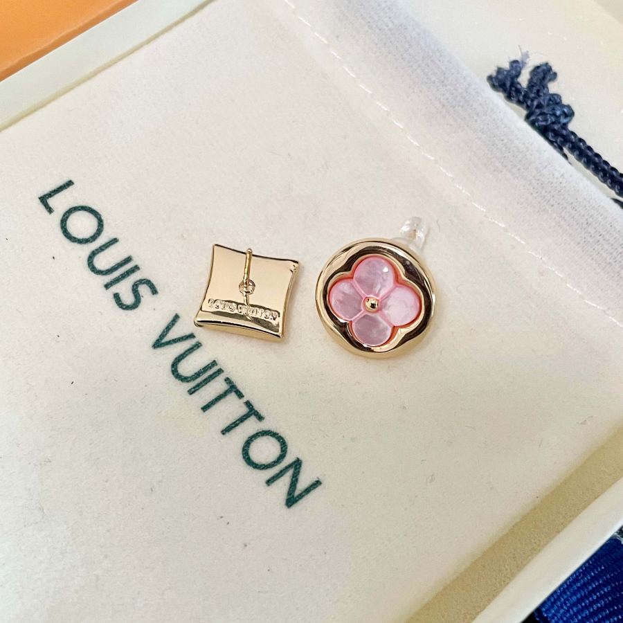 Louis Vuitton Jewelry Lv Louis Vuitton 2025 cnc T — AAA Quality Replica — photo 8