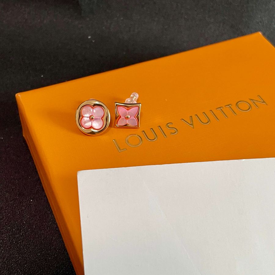 Louis Vuitton Jewelry Lv Louis Vuitton 2025 cnc T — AAA Quality Replica — photo 6