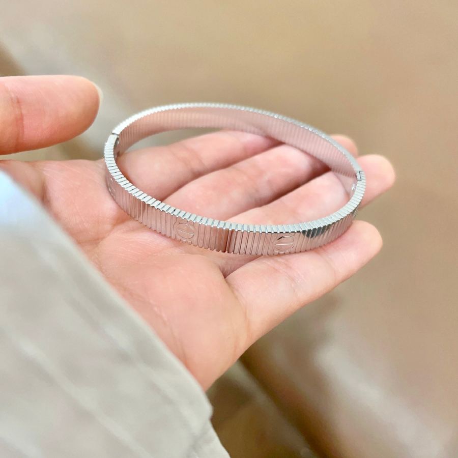 Cartier Jewelry Cartier 18k logo 360 — AAA Quality Replica — photo 3