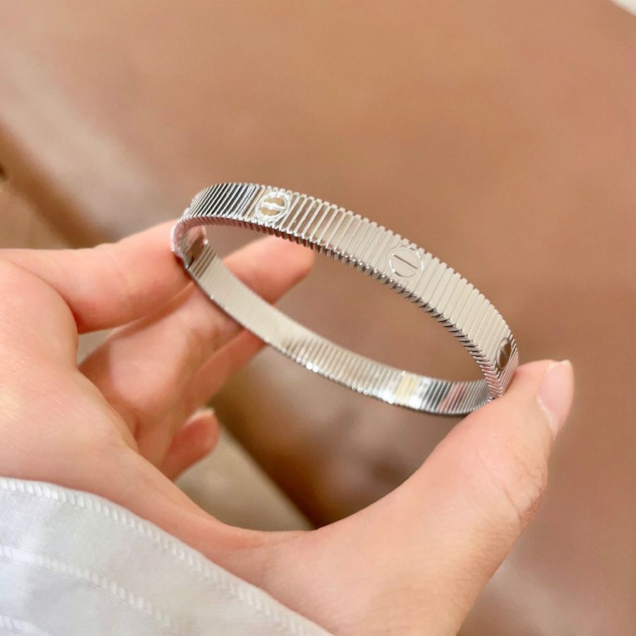 Cartier Jewelry Cartier 18k logo 360 — AAA Quality Replica — photo 4