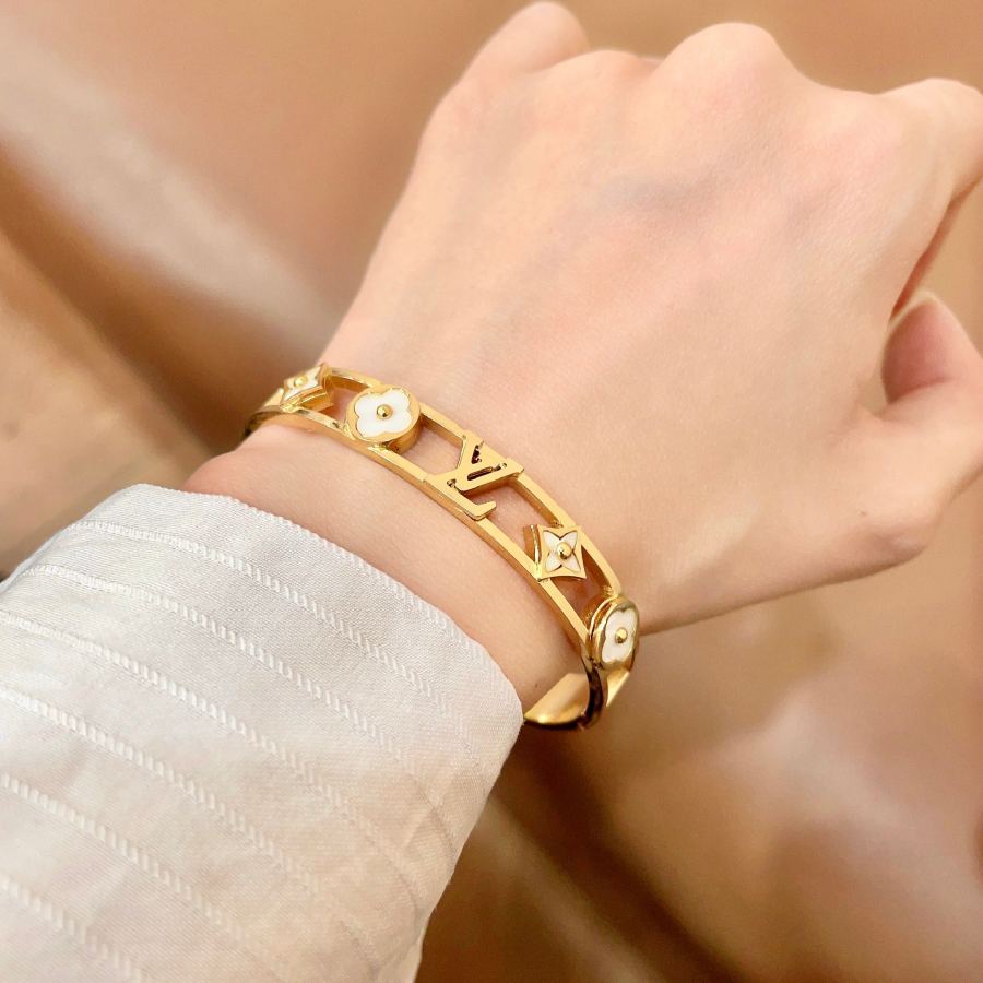 Louis Vuitton Jewelry New Arrival LV Louis Vuitton 14 K MM — AAA Quality Replica — photo 2