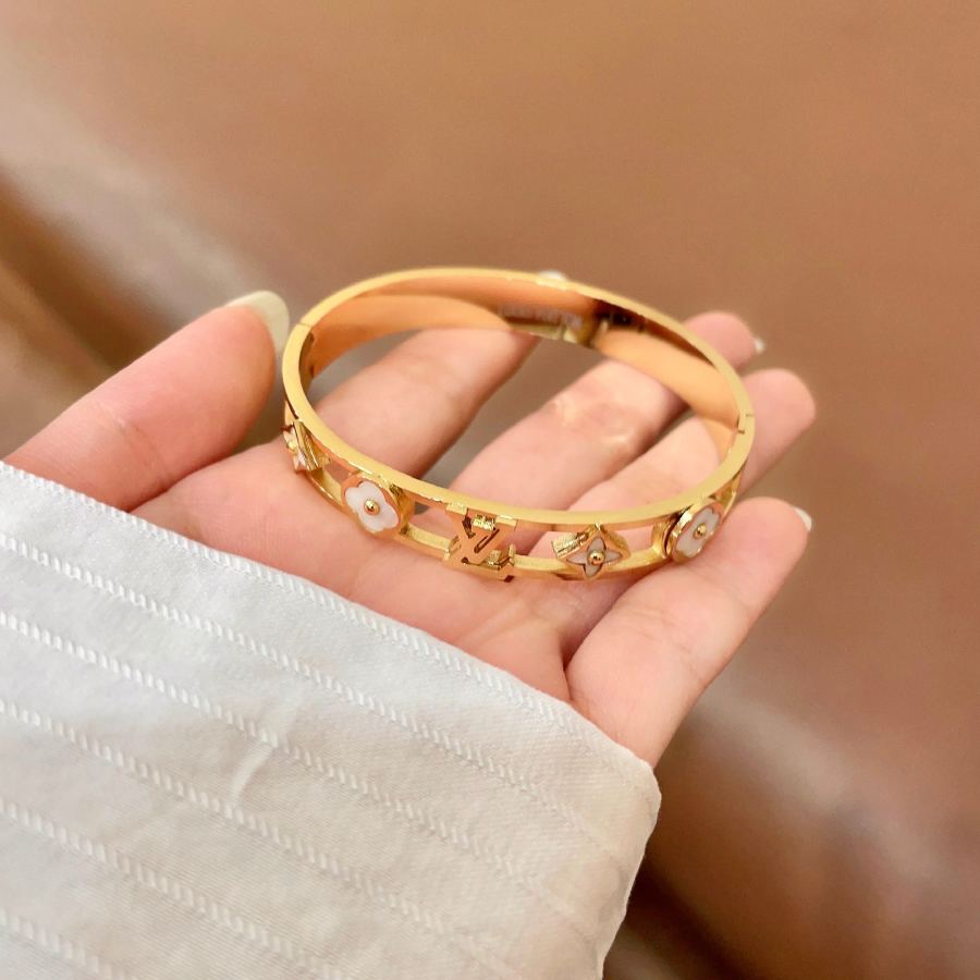 Louis Vuitton Jewelry New Arrival LV Louis Vuitton 14 K MM — AAA Quality Replica — photo 3