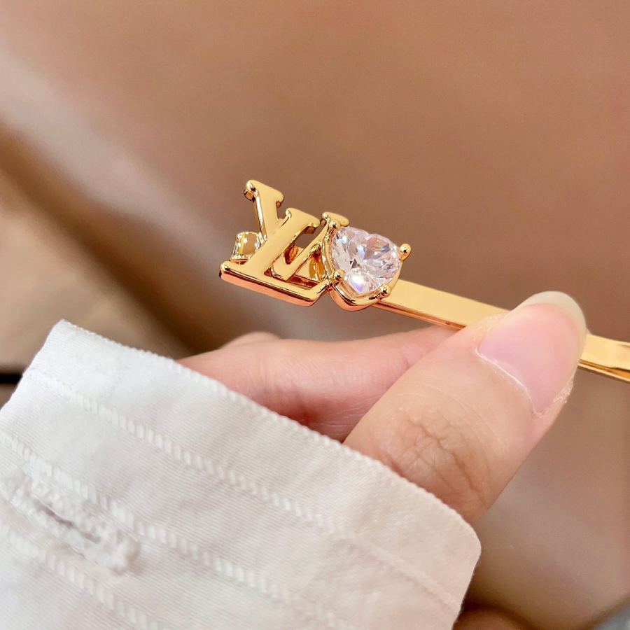 Louis Vuitton Jewelry LV Hairpin Fairy Beads and Diamond Jewelry — 1:1 Replica — photo 3