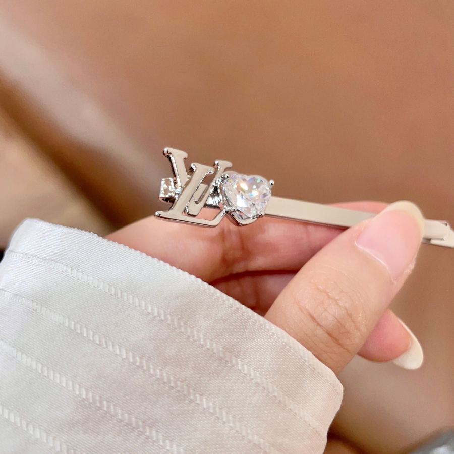 Louis Vuitton Jewelry LV Hairpin Fairy Beads and Diamond Jewelry — Premium Replica — photo 3