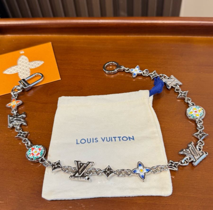 Louis Vuitton Jewelry New LV Keychain Louis Vuitton Sailor Charm — 1:1 Replica — photo 3