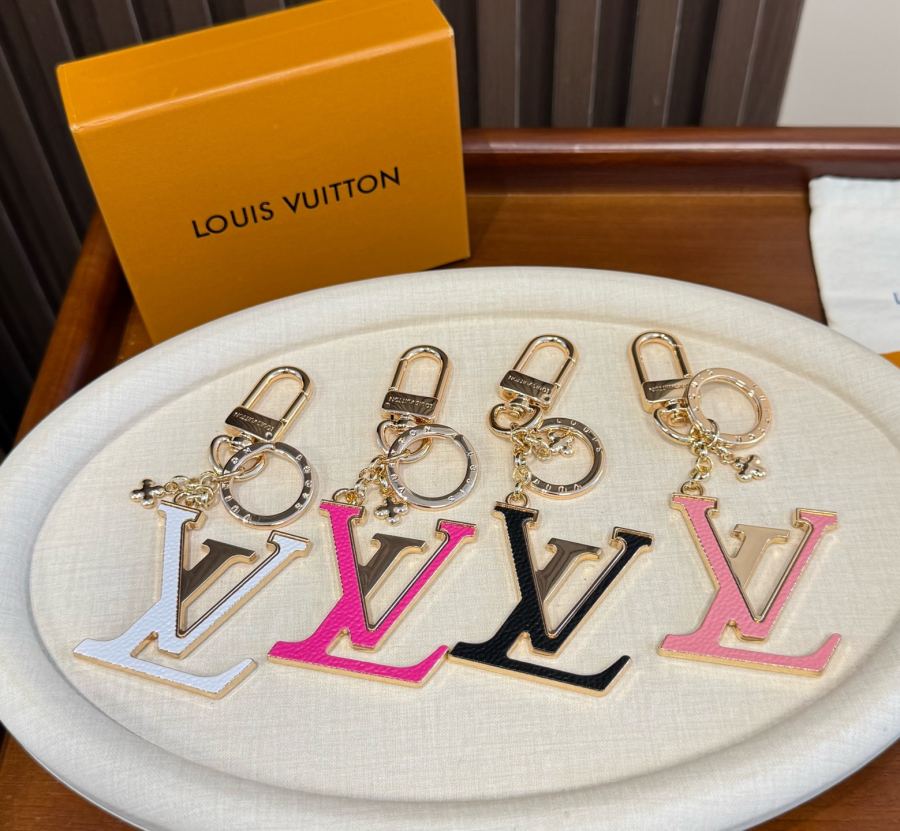 Louis Vuitton Jewelry LV Keychain Charm LV X TM LV ICONIC — 1:1 Replica — photo 6