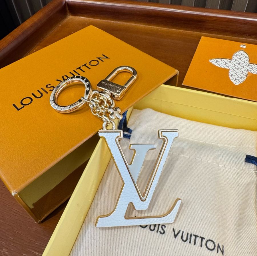 Louis Vuitton Jewelry LV Keychain Charm LV X TM LV ICONIC — 1:1 Replica — photo 5