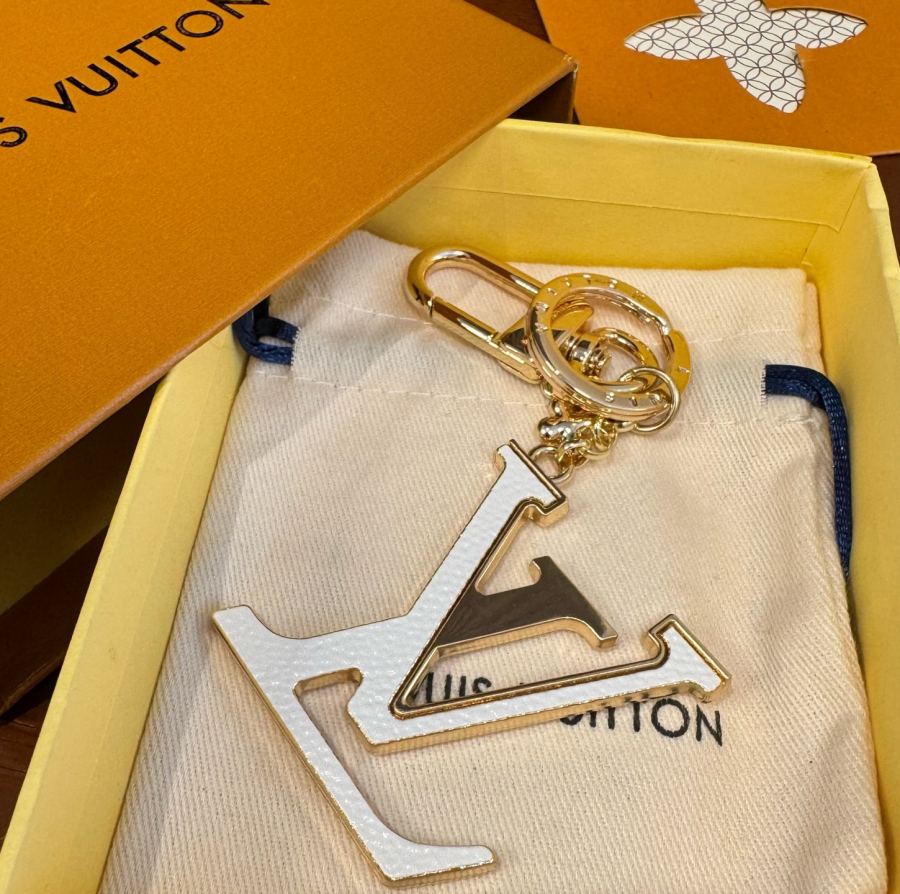 Louis Vuitton Jewelry LV Keychain Charm LV X TM LV ICONIC — 1:1 Replica — photo 7