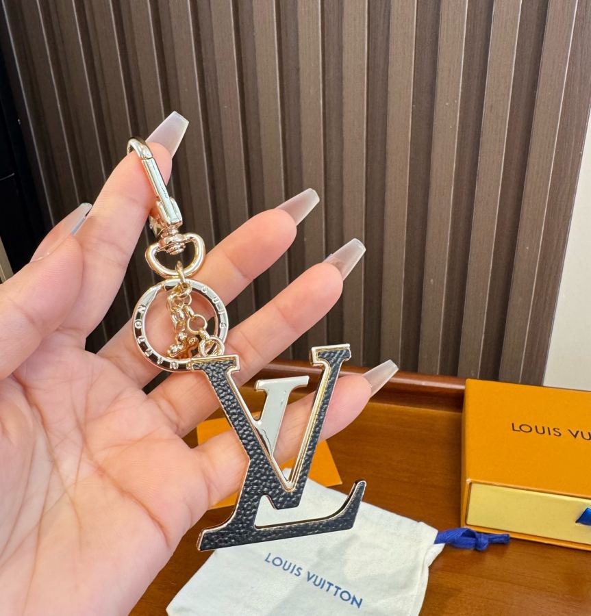 Louis Vuitton Jewelry LV Keychain Charm LV X TM LV ICONIC — Premium Replica