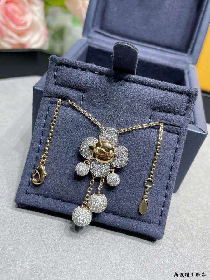 Louis Vuitton Jewelry V-gold material 5140480 LV Piranha Necklace — 1:1 Replica For Sale — photo 3
