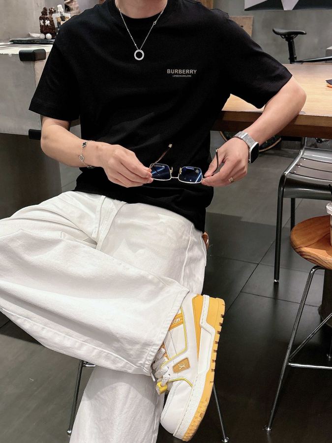 Burberry hombre [Burberry Primavera/Verano 2026 Camisetas personalizadas de alta gama] — photo 12